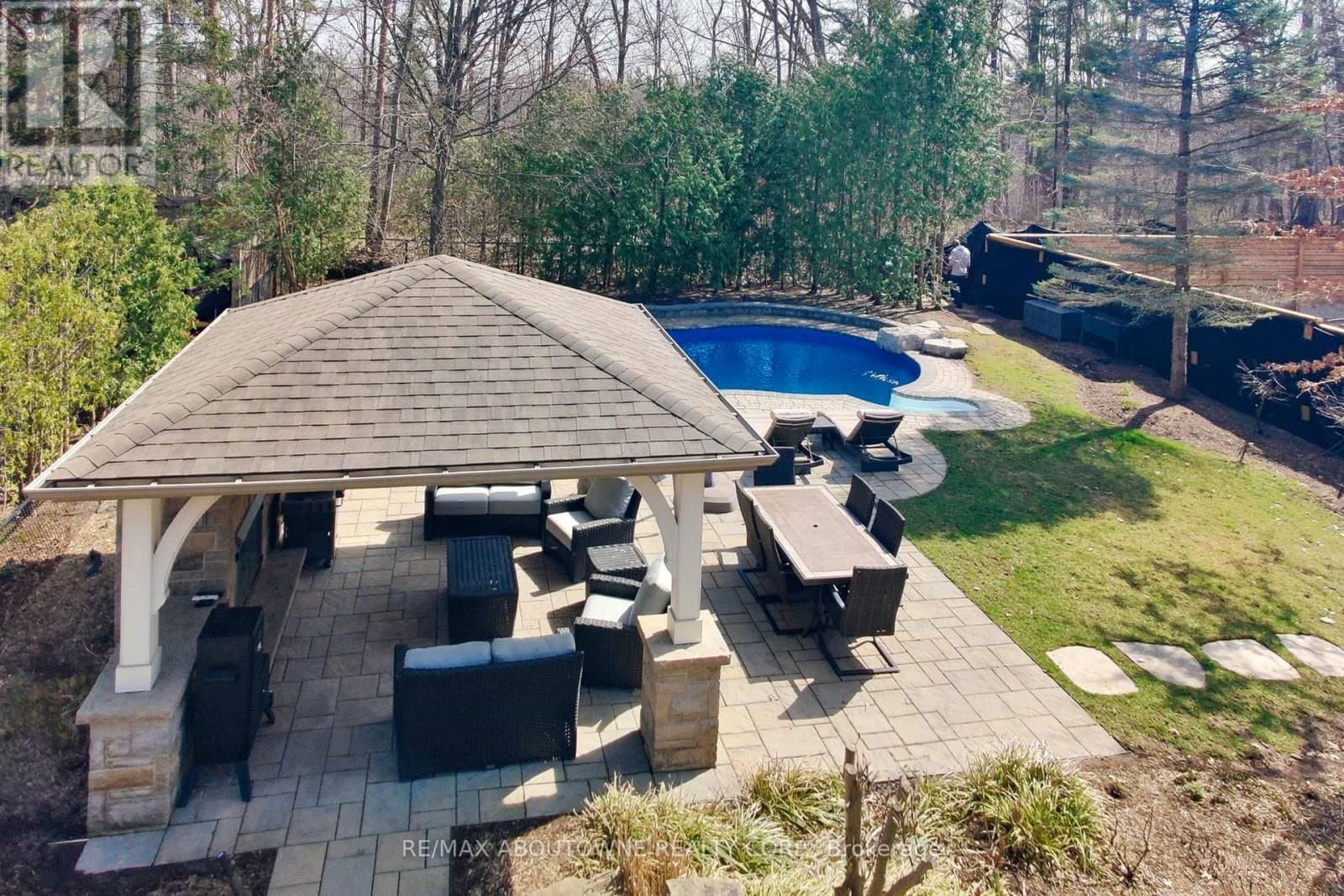 1175 RIVERBANK WAY Image 41