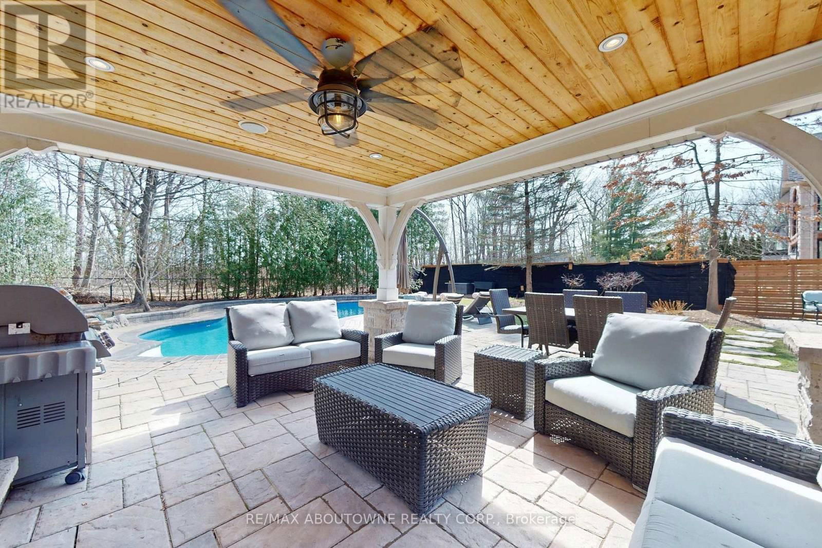 1175 RIVERBANK WAY Image 43