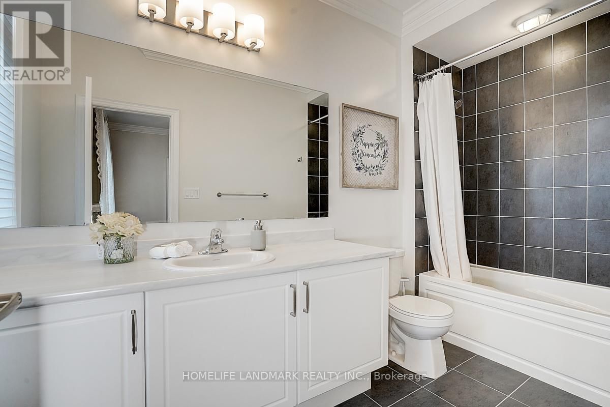 1301 FELICITY GARDENS Image 35