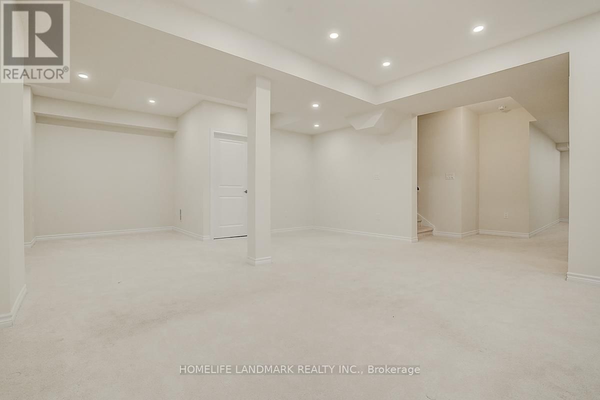 1301 FELICITY GARDENS Image 43