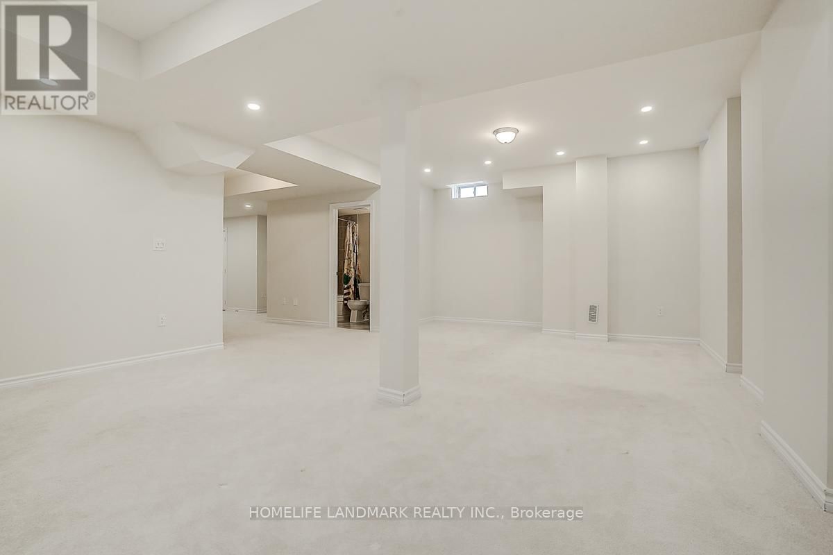 1301 FELICITY GARDENS Image 44