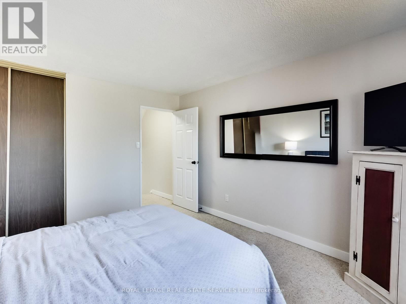 5 - 1008 FALGARWOOD DRIVE Image 30