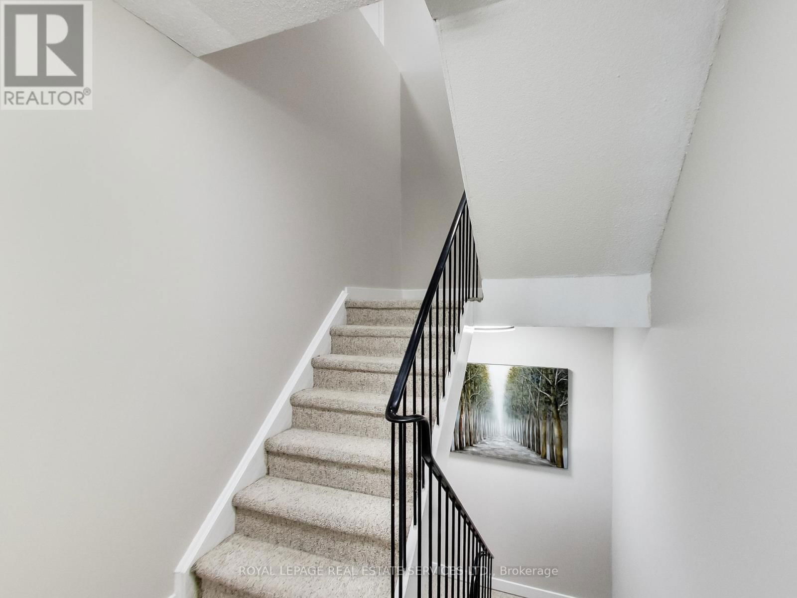 5 - 1008 FALGARWOOD DRIVE Image 31