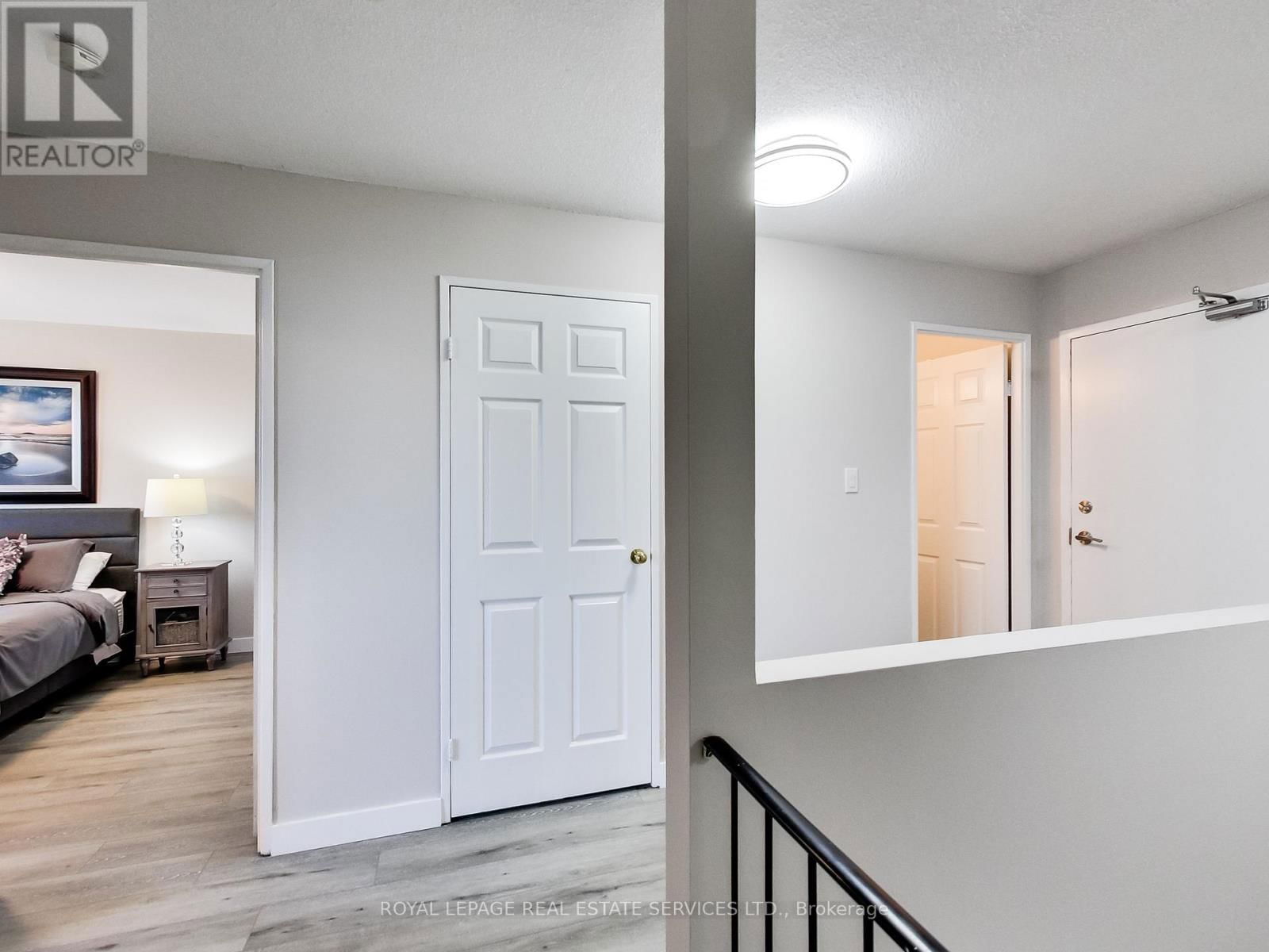 5 - 1008 FALGARWOOD DRIVE Image 32