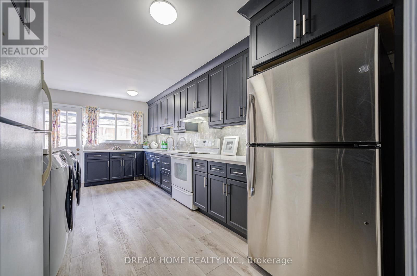 1323 SHAMIR CRESCENT Image 12