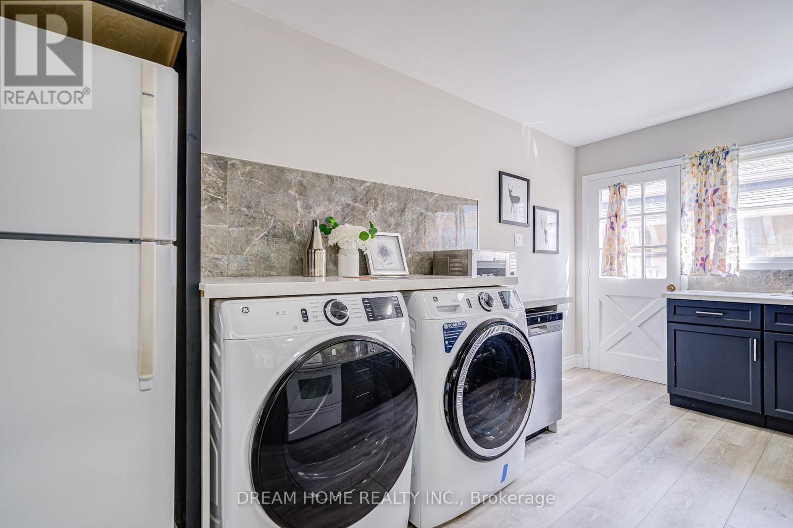 1323 SHAMIR CRESCENT Image 17