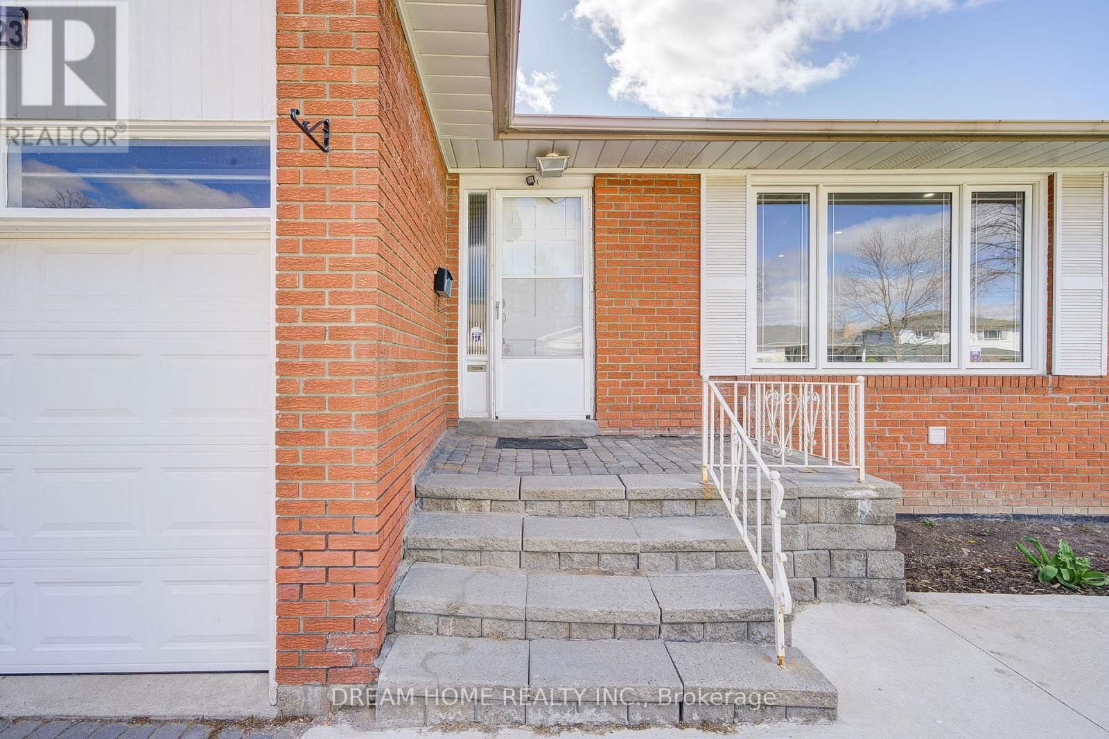 1323 SHAMIR CRESCENT Image 2