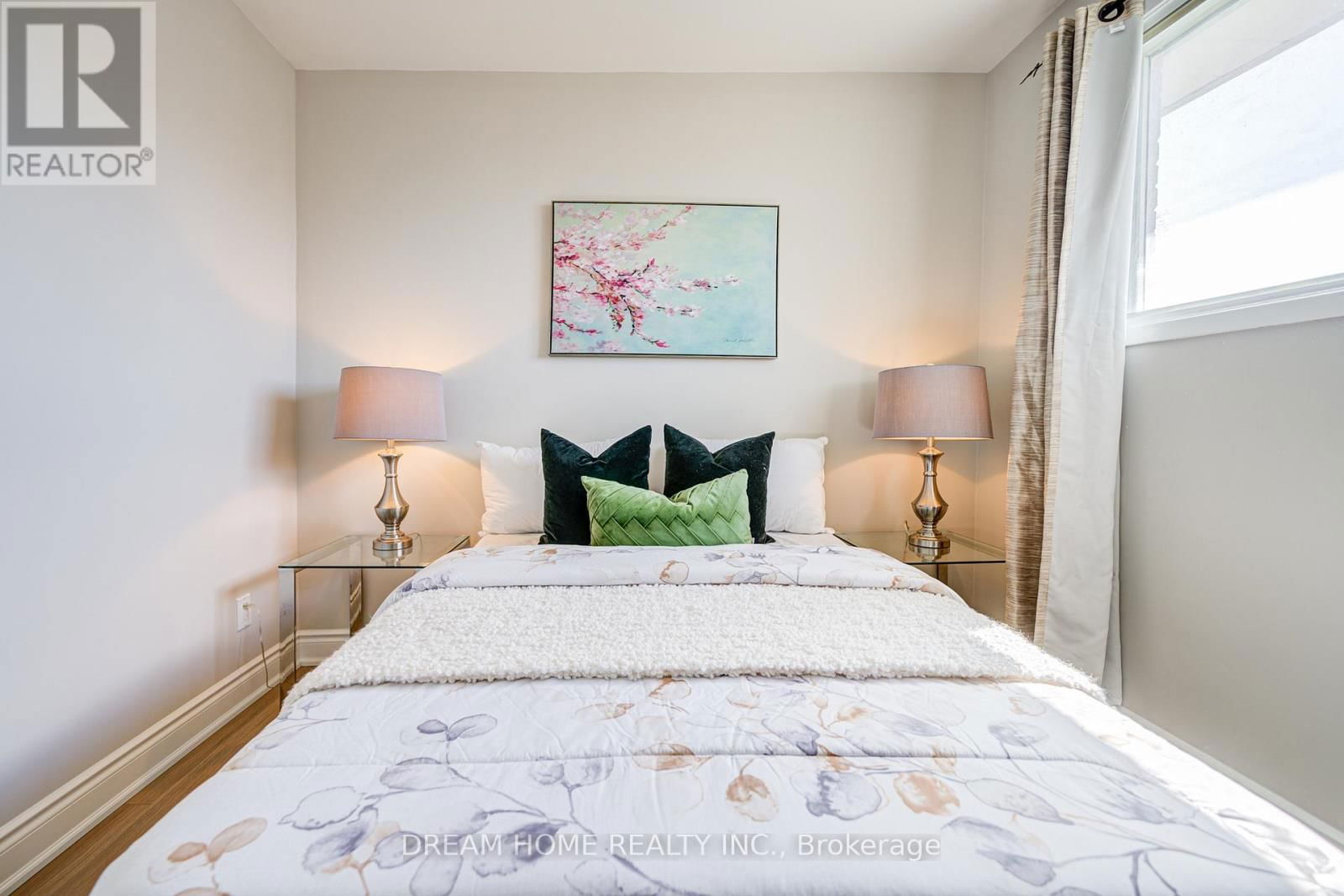 1323 SHAMIR CRESCENT Image 29