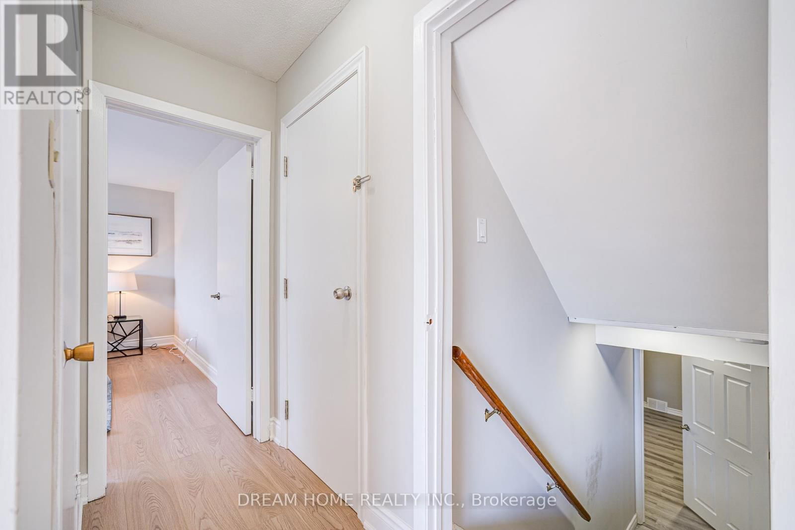 1323 SHAMIR CRESCENT Image 32