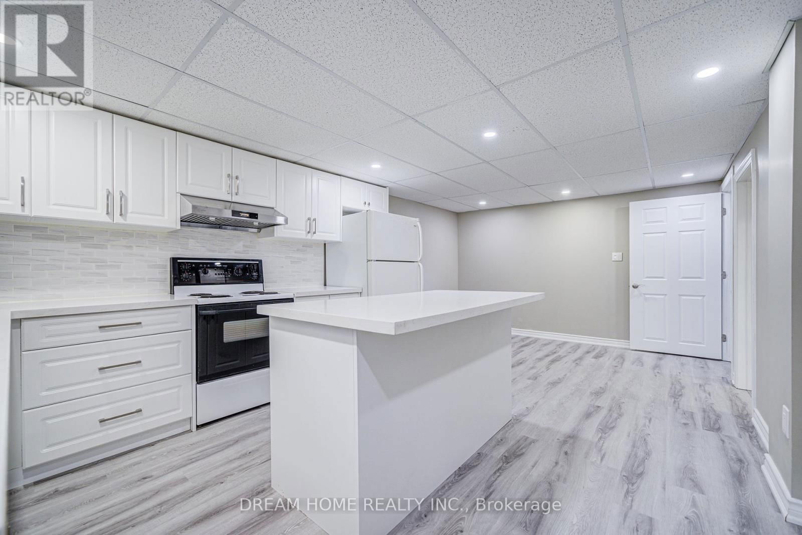 1323 SHAMIR CRESCENT Image 40