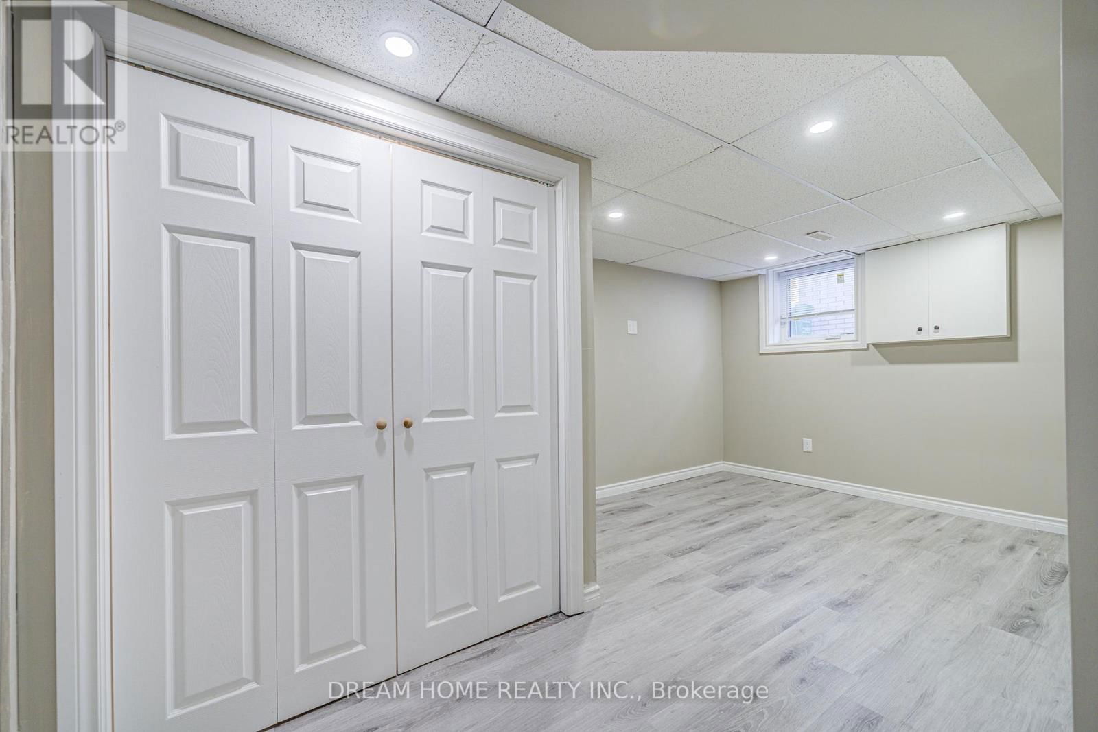 1323 SHAMIR CRESCENT Image 44