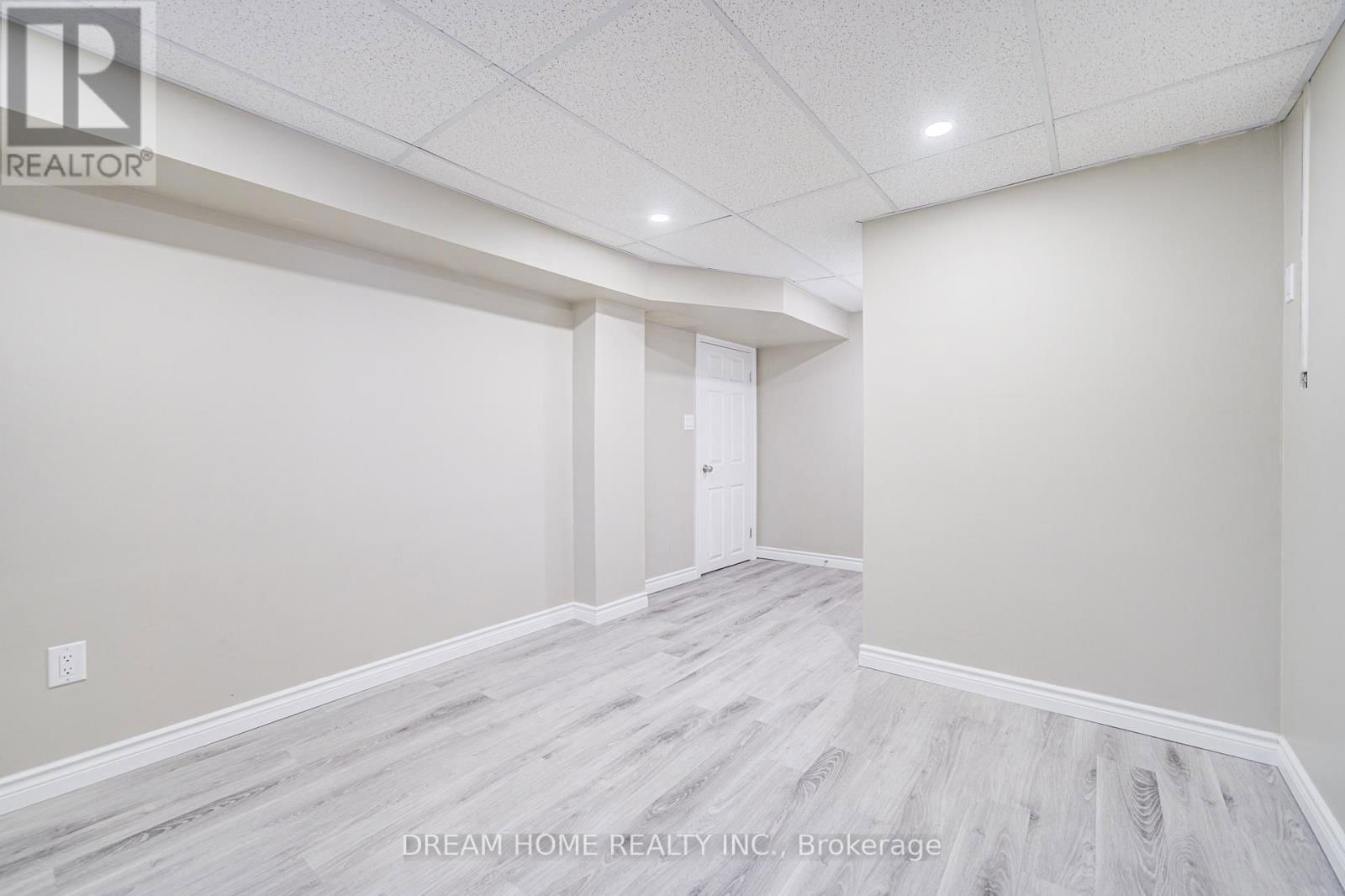 1323 SHAMIR CRESCENT Image 45