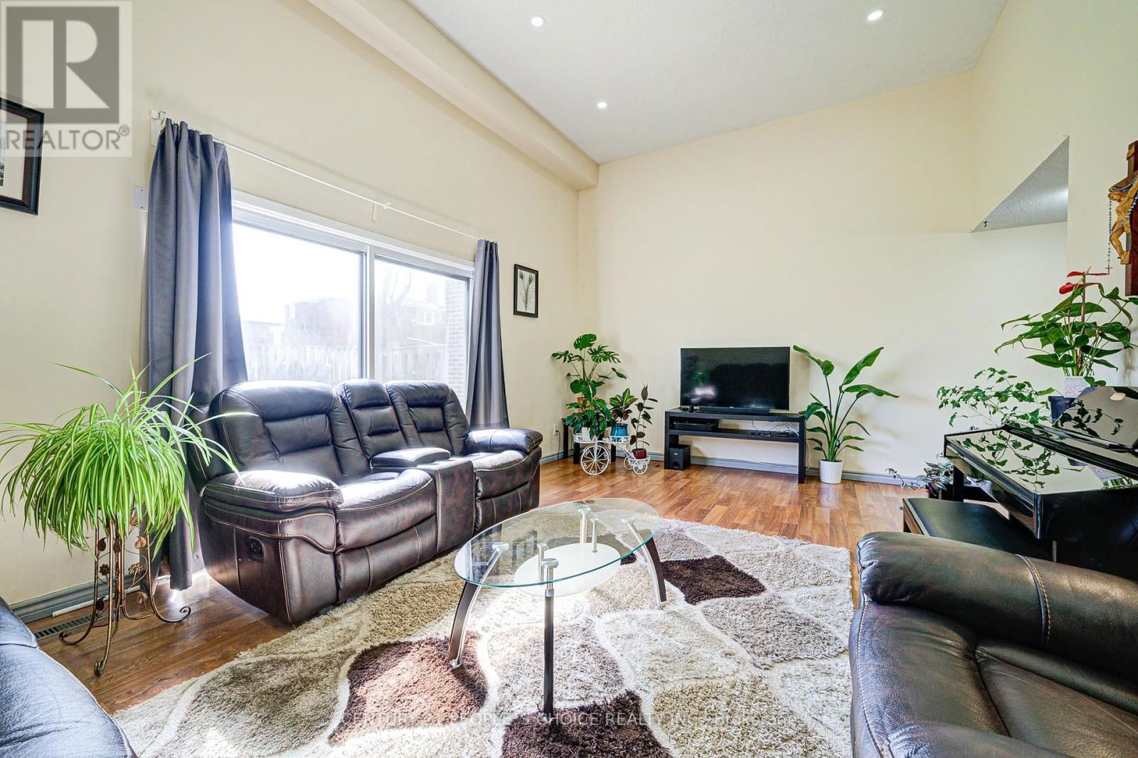 8 - 4020 BRANDON GATE DRIVE Image 13