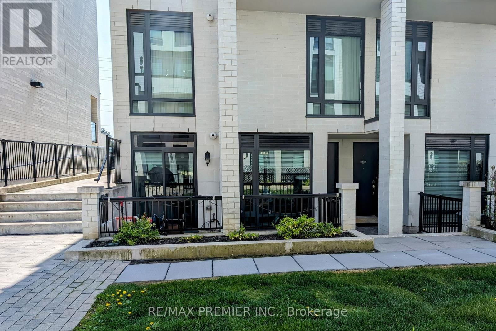 624 - 140 WIDDICOMBE HILL BOULEVARD Image 2