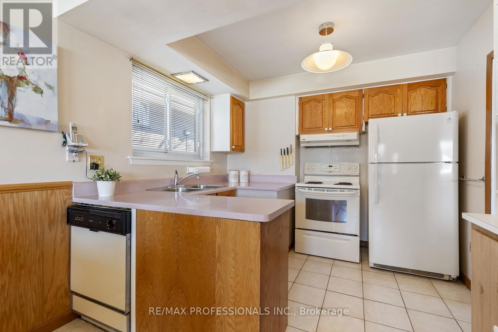 59 WARESIDE ROAD Image 12
