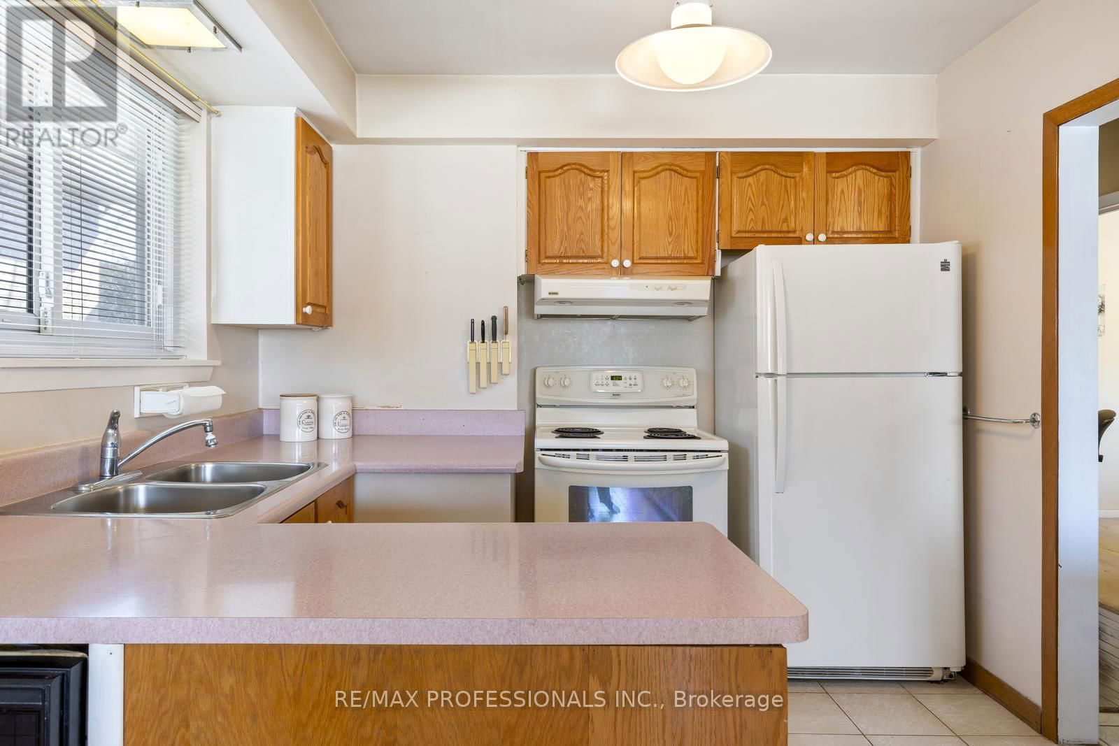 59 WARESIDE ROAD Image 13