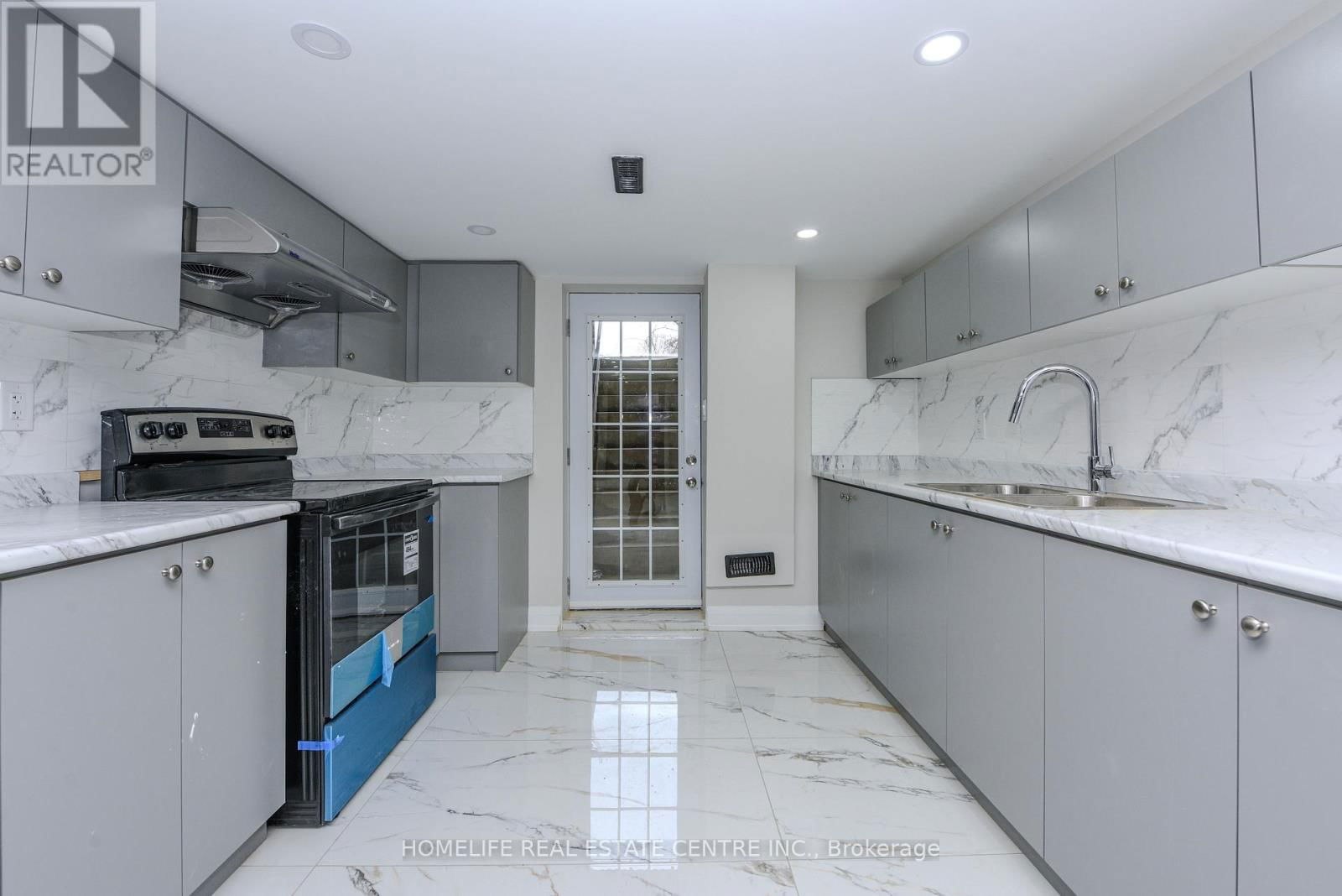 48 DAFOE CRESCENT Image 32