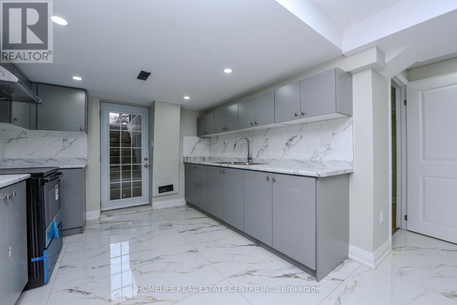 48 DAFOE CRESCENT Image 45
