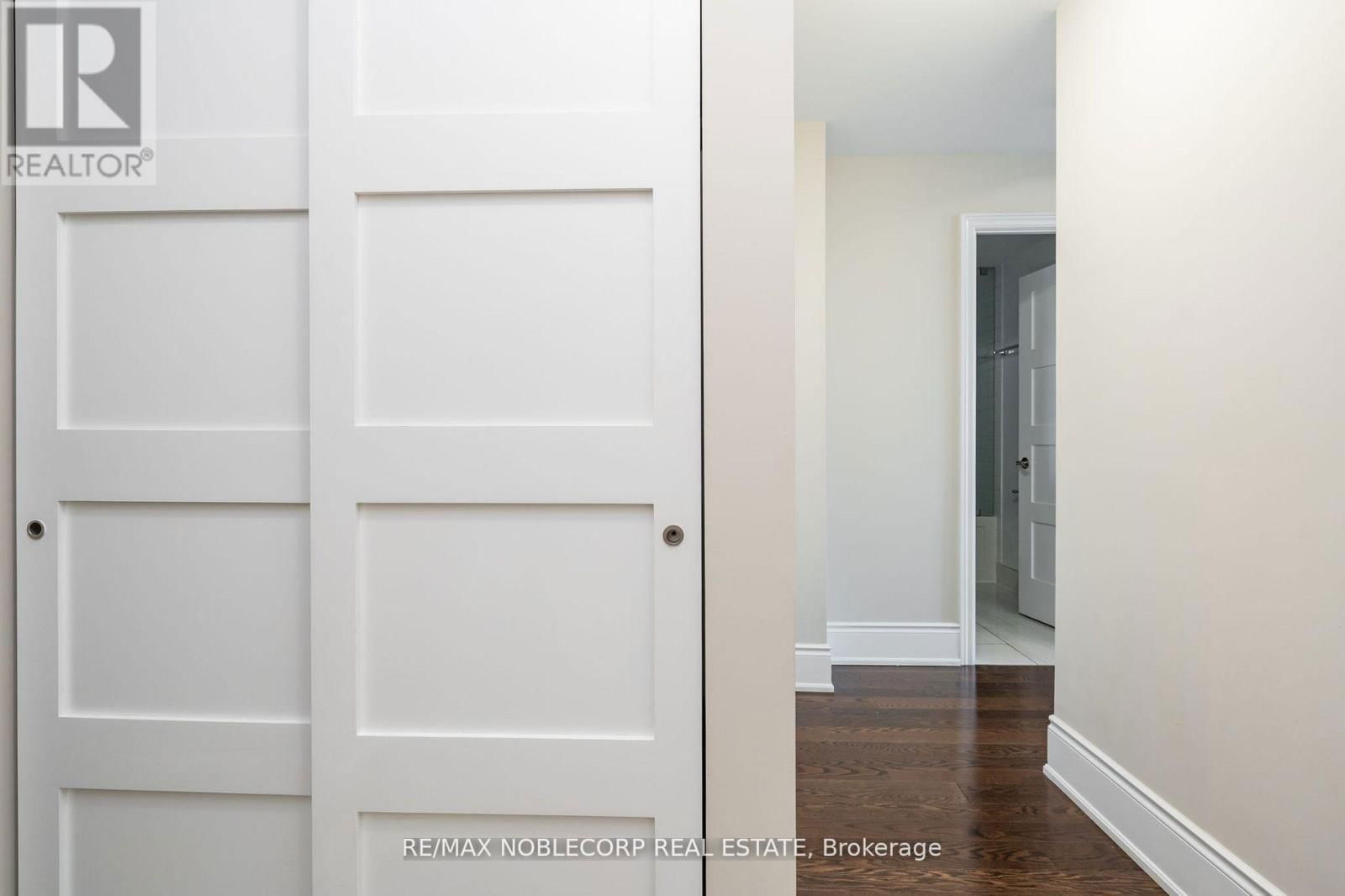 805 - 840 QUEENS PLATE DRIVE Image 4