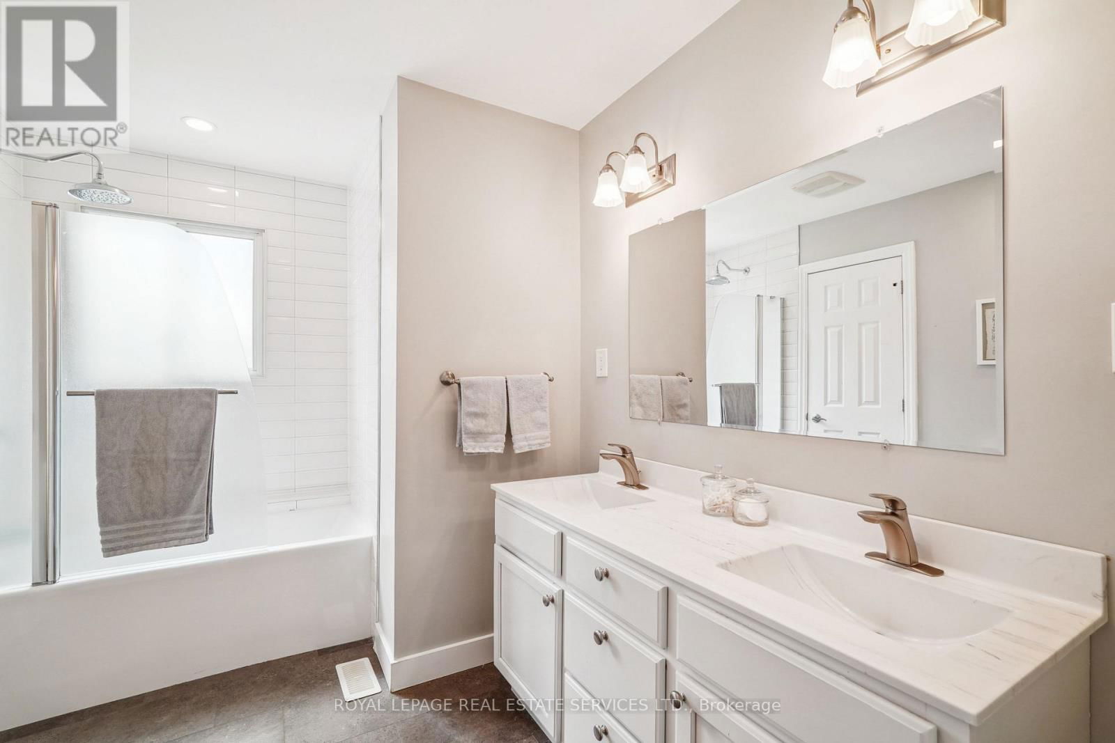1269 FOREST HILL Image 15