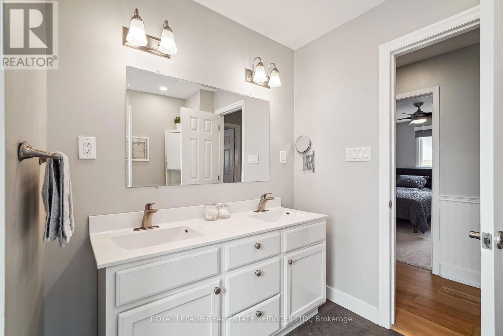 1269 FOREST HILL Image 16