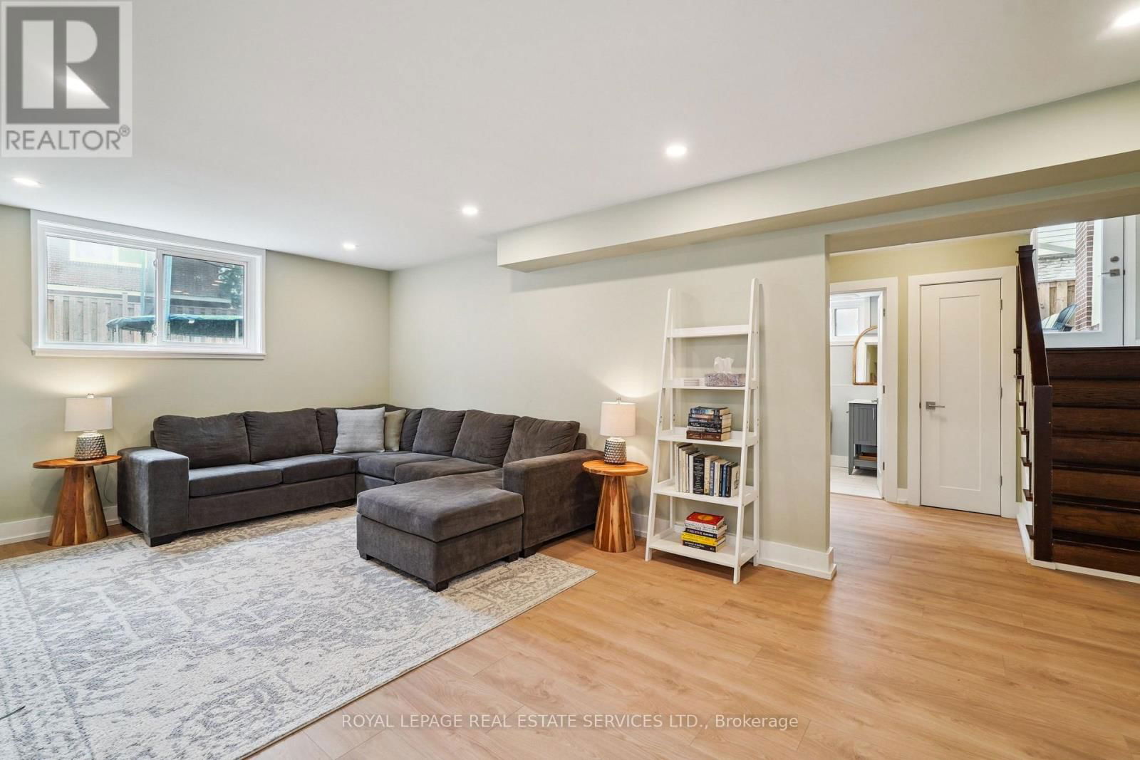1269 FOREST HILL Image 21