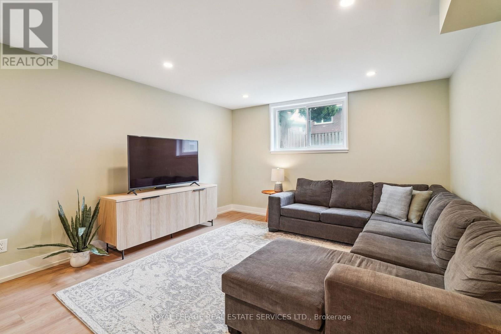1269 FOREST HILL Image 22