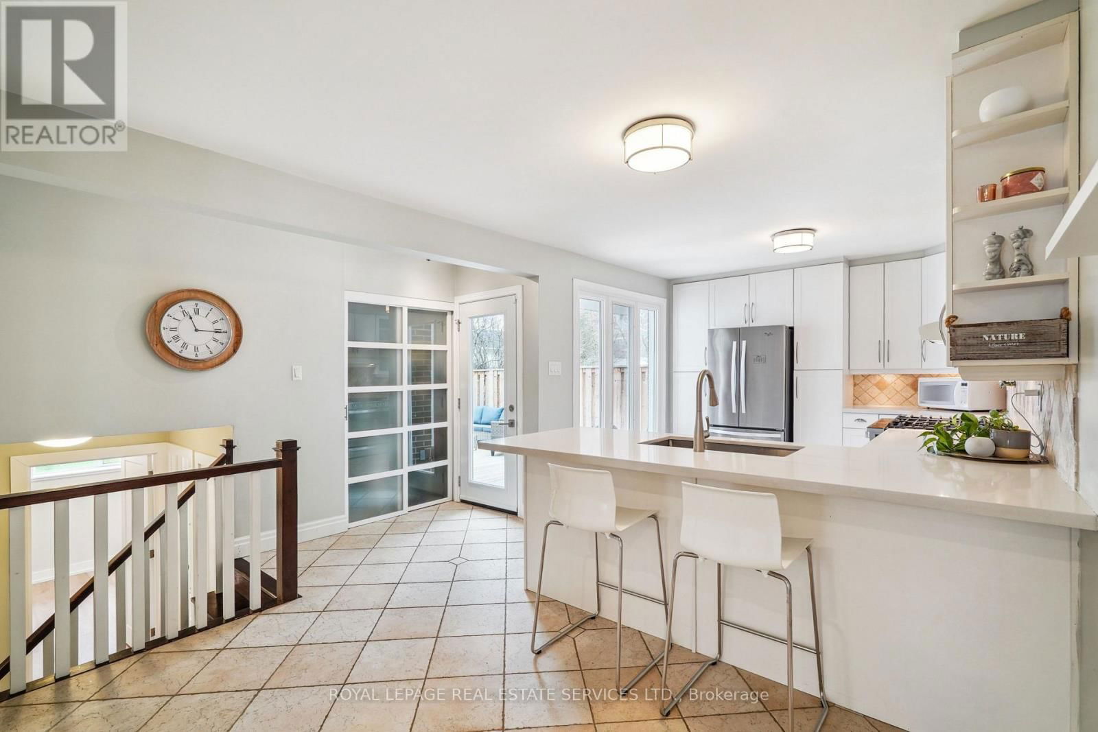 1269 FOREST HILL Image 8