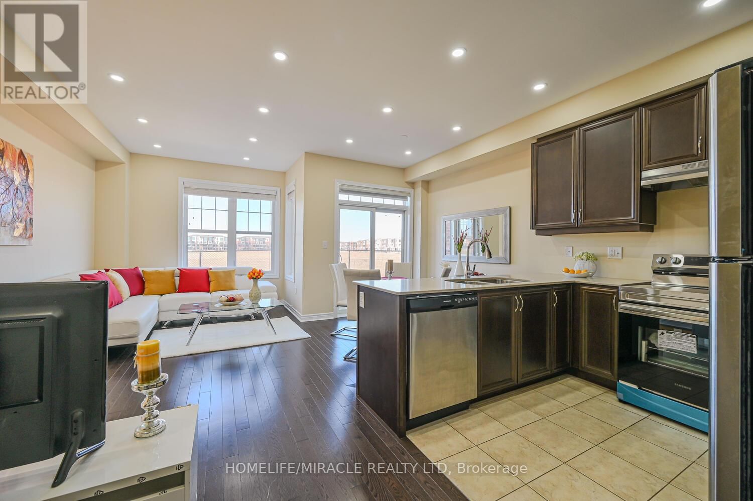 26 HOGAN MANOR DRIVE Image 11