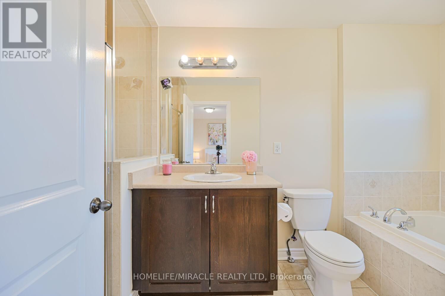 26 HOGAN MANOR DRIVE Image 32
