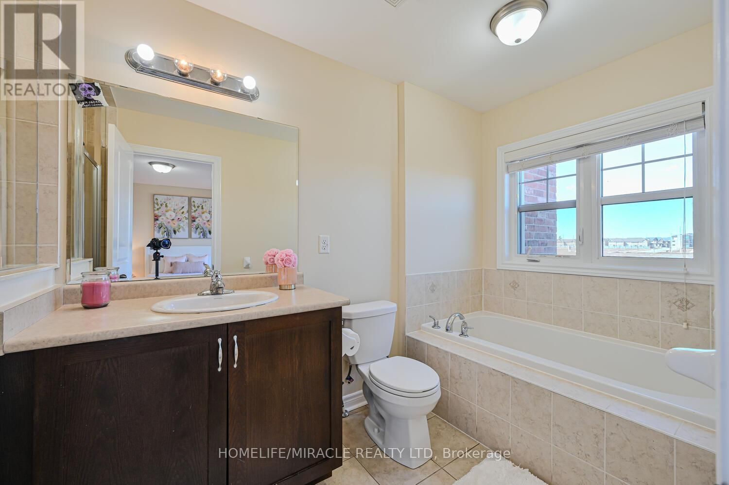 26 HOGAN MANOR DRIVE Image 34