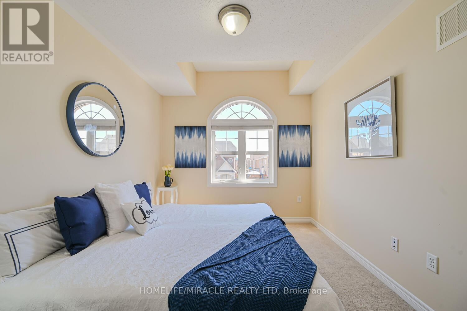 26 HOGAN MANOR DRIVE Image 38