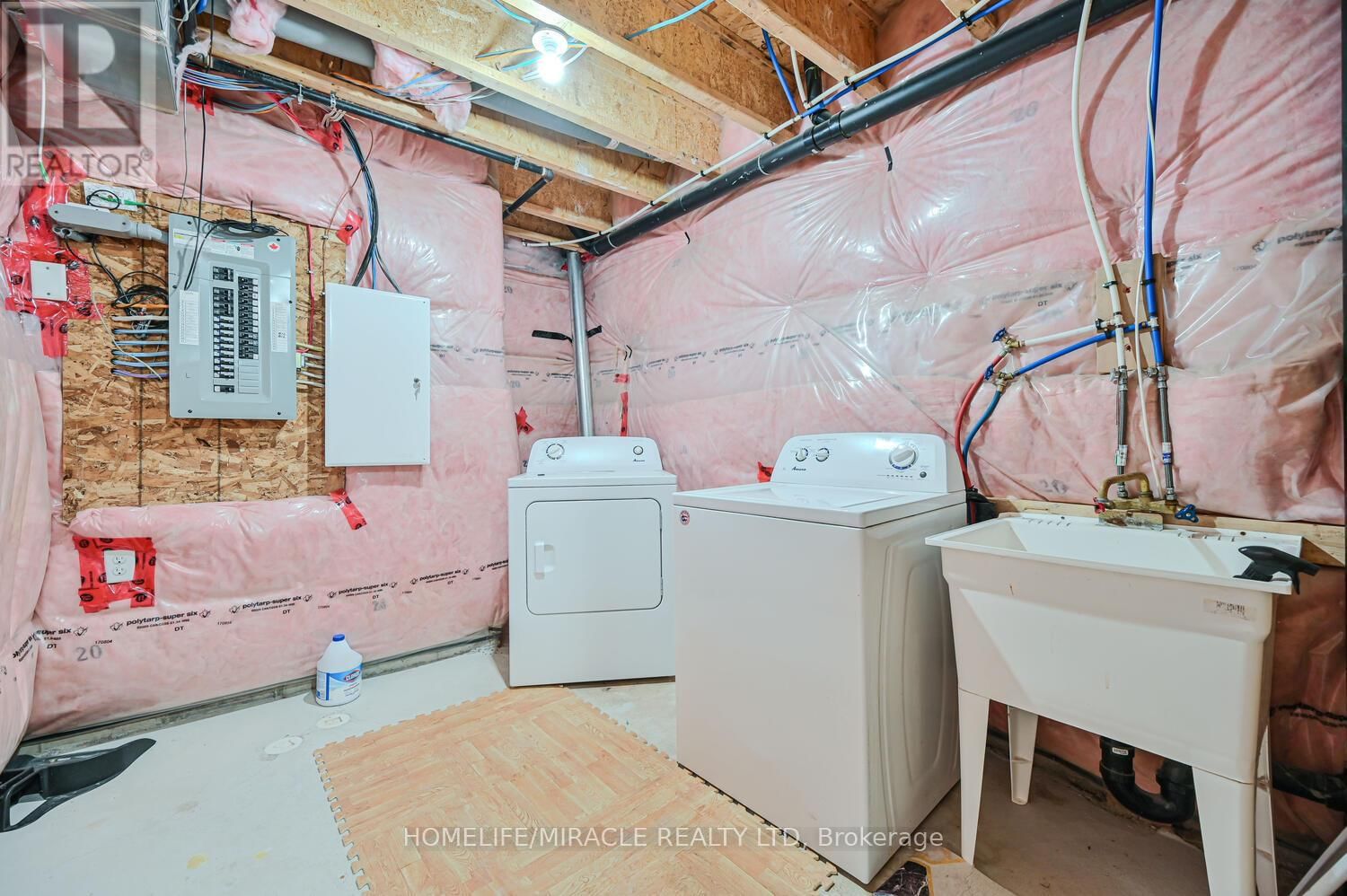 26 HOGAN MANOR DRIVE Image 44