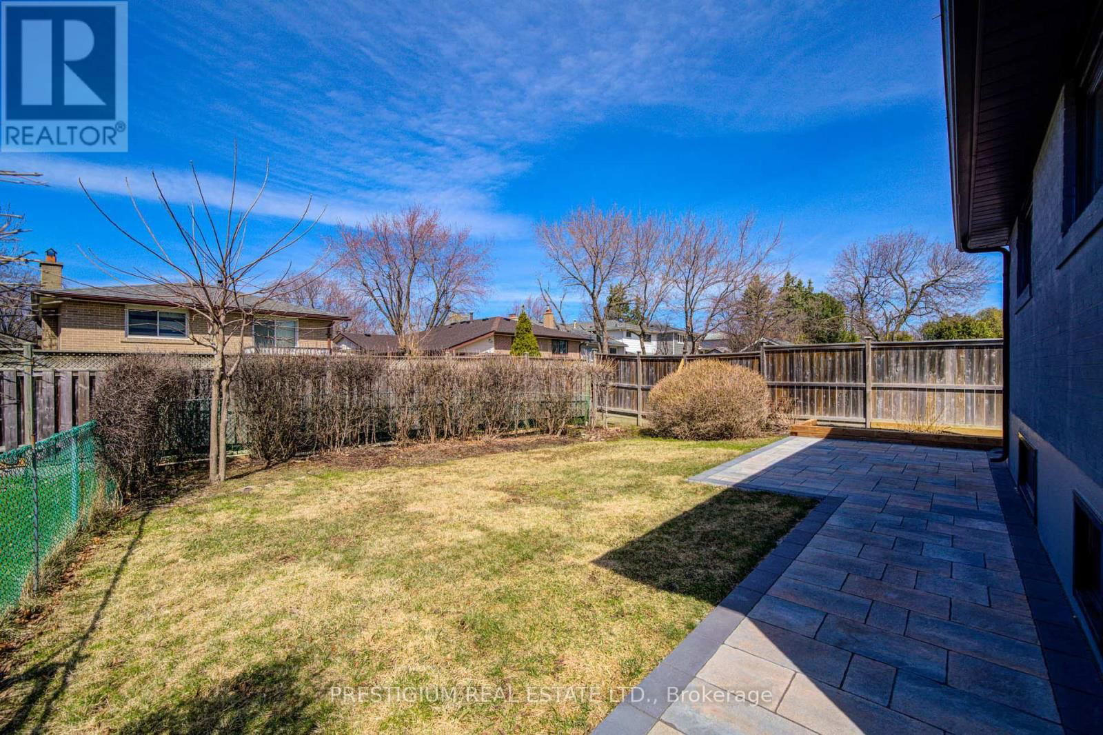 6 WILLIS DRIVE Image 45
