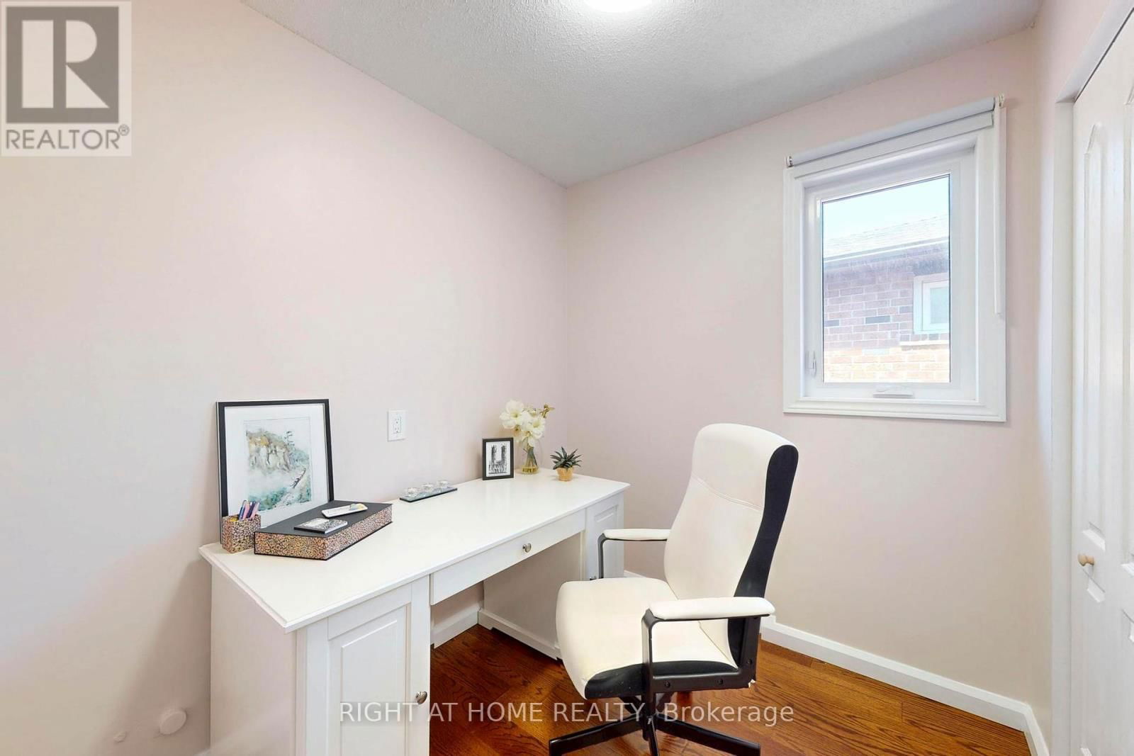 1329 SWEETBIRCH COURT Image 18
