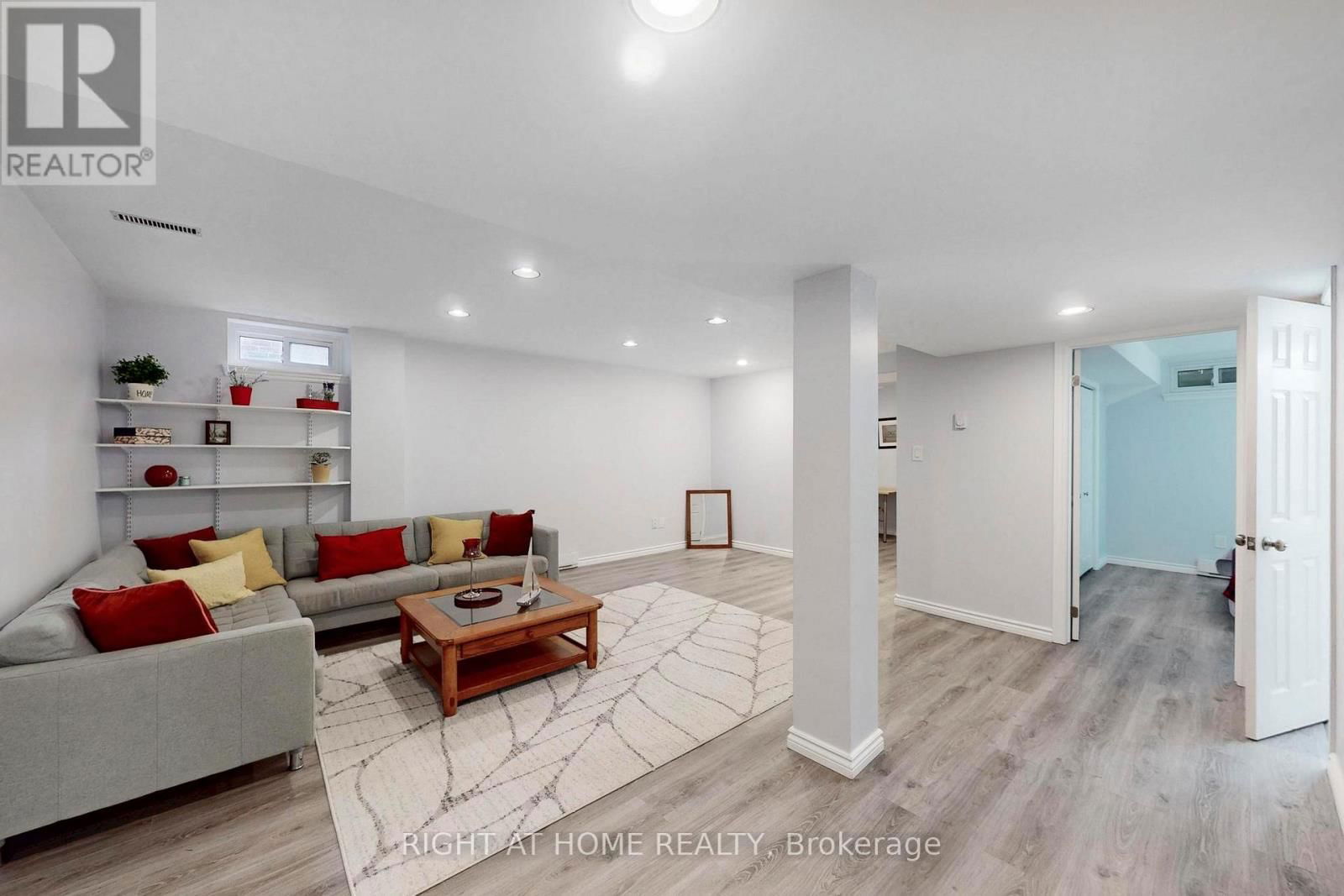 1329 SWEETBIRCH COURT Image 28