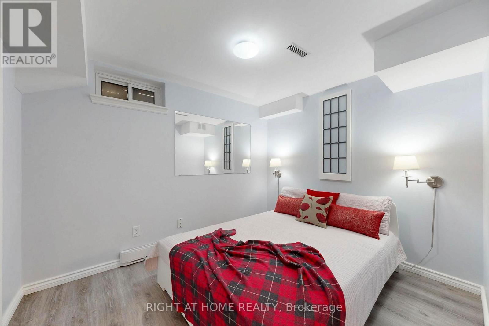 1329 SWEETBIRCH COURT Image 30