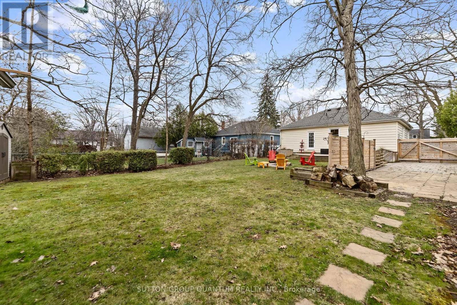 407 QUEEN MARY DRIVE Image 38