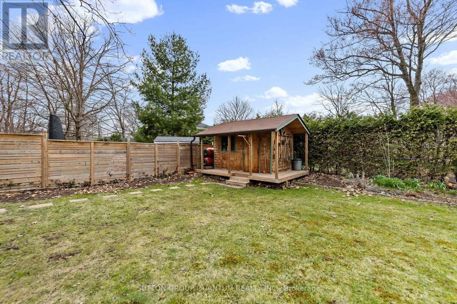 407 QUEEN MARY DRIVE Image 39