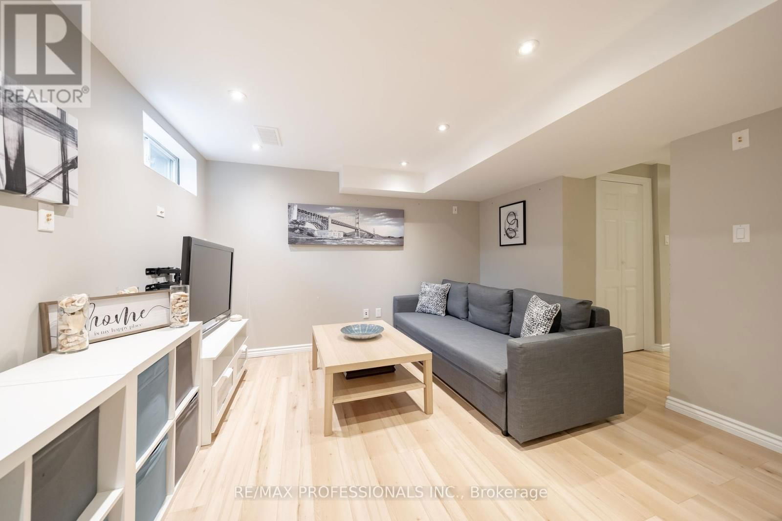 4199 GAYLING GARDENS Image 28