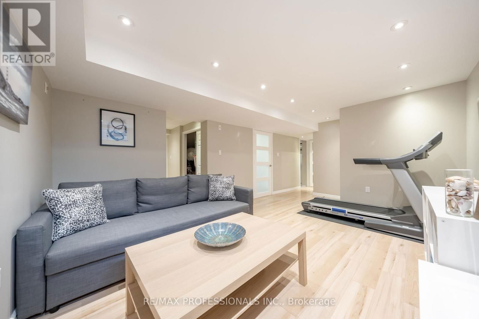 4199 GAYLING GARDENS Image 29
