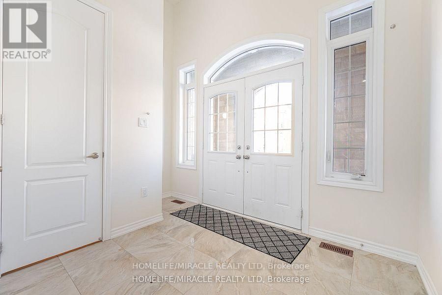 84 ROULETTE CRESCENT Image 4