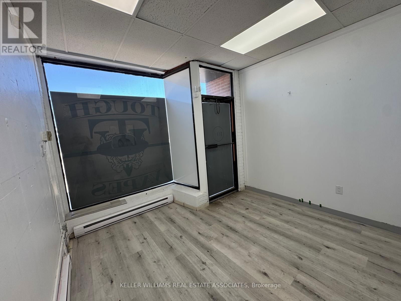 300 LAKESHORE ROAD WEST Image 11