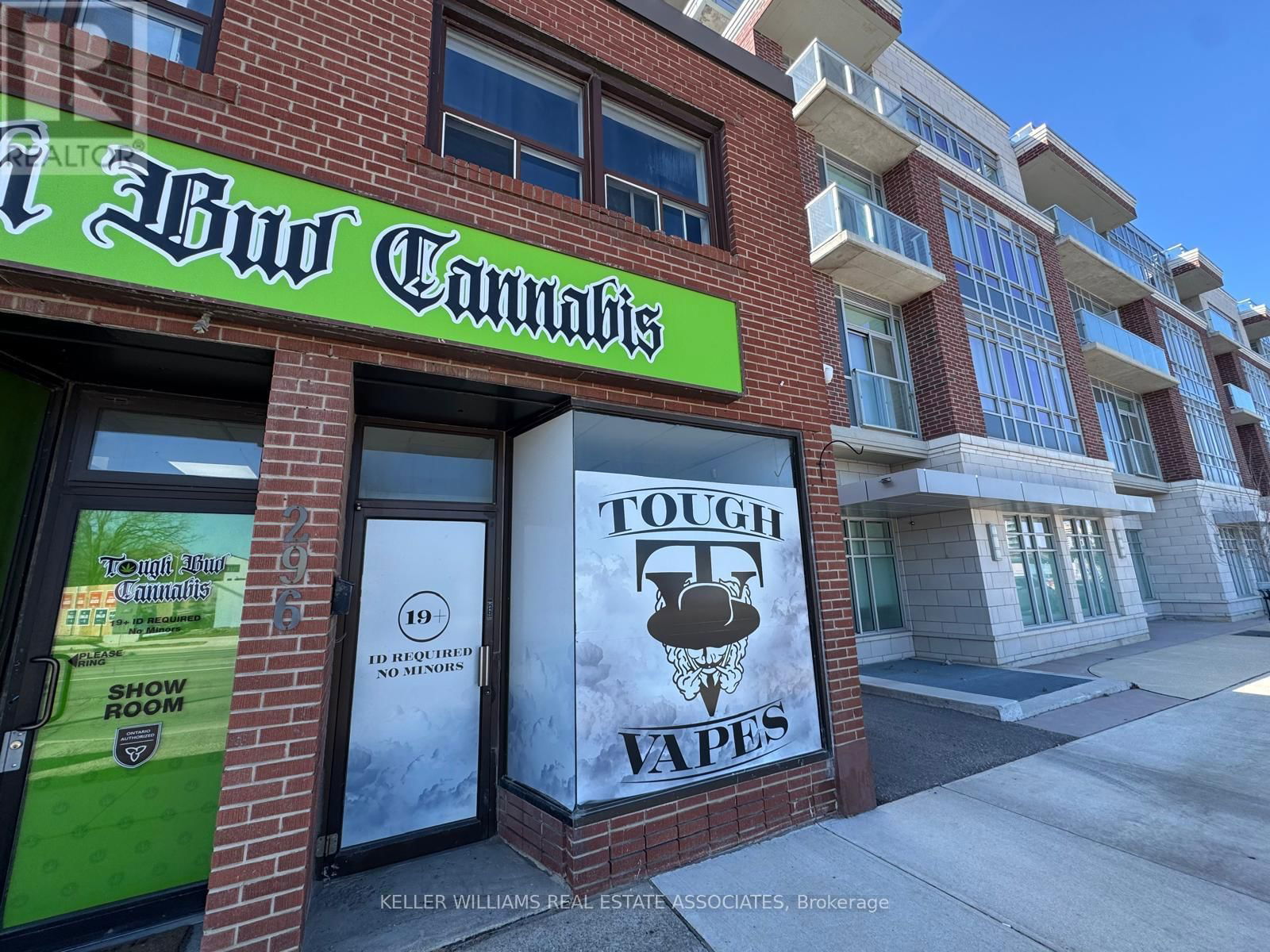 300 LAKESHORE ROAD WEST Image 16
