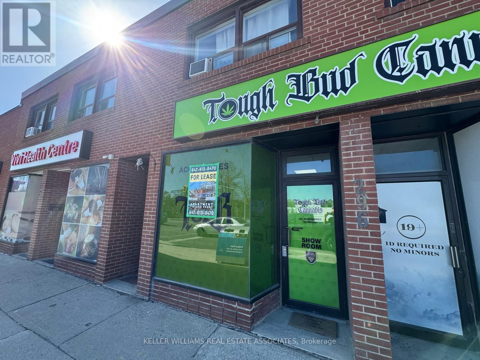 300 LAKESHORE ROAD WEST Image 18