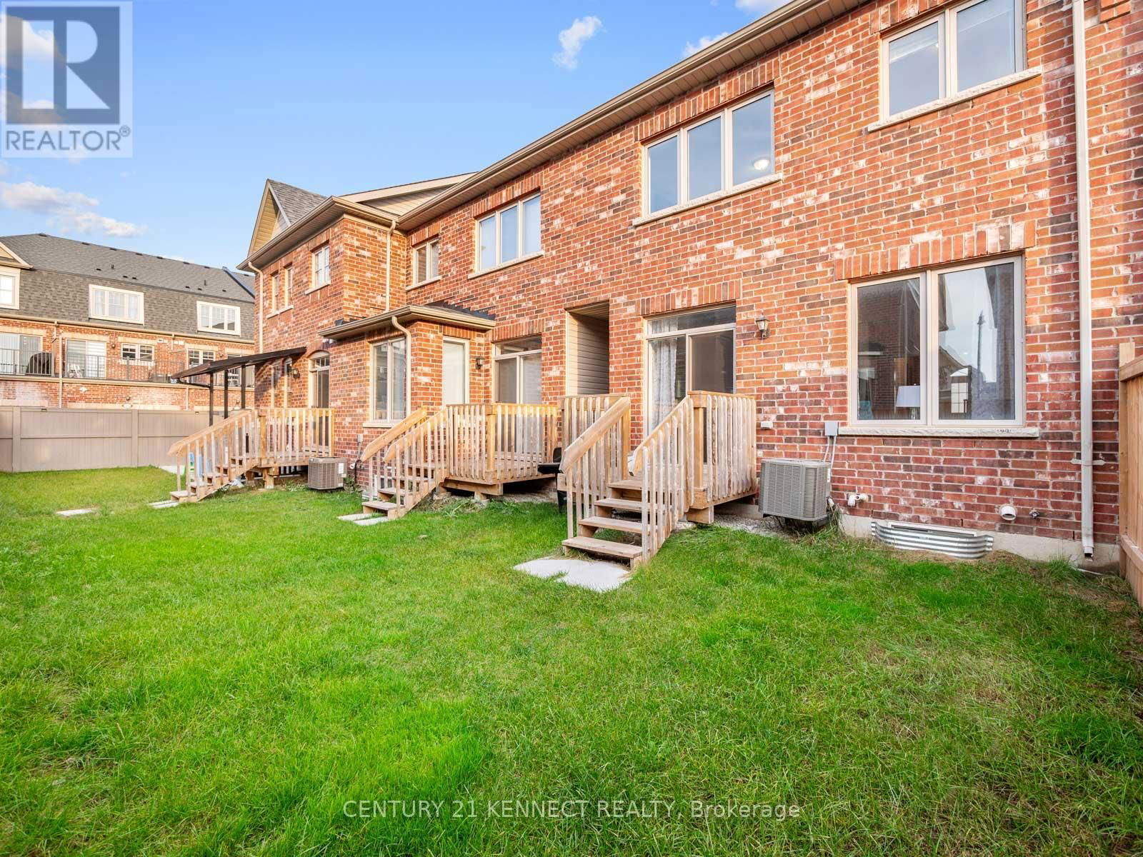 49 FINEGAN CIRCLE Image 37