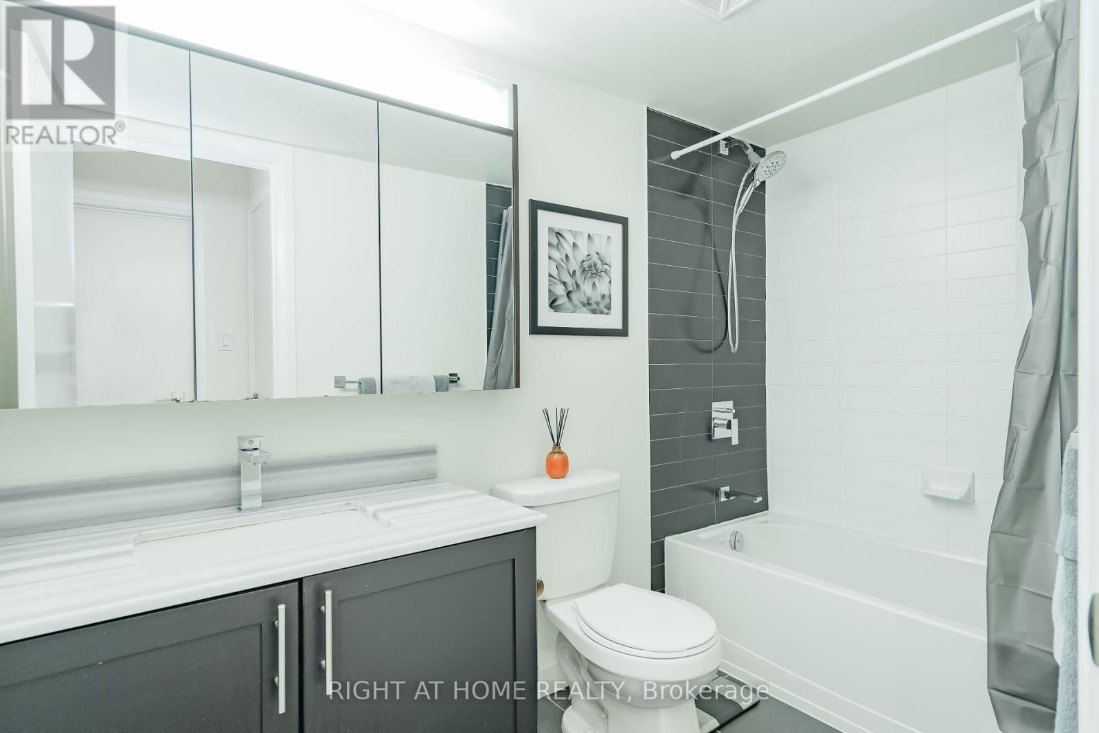 5 - 4030 PARKSIDE VILLAGE DRIVE Image 18