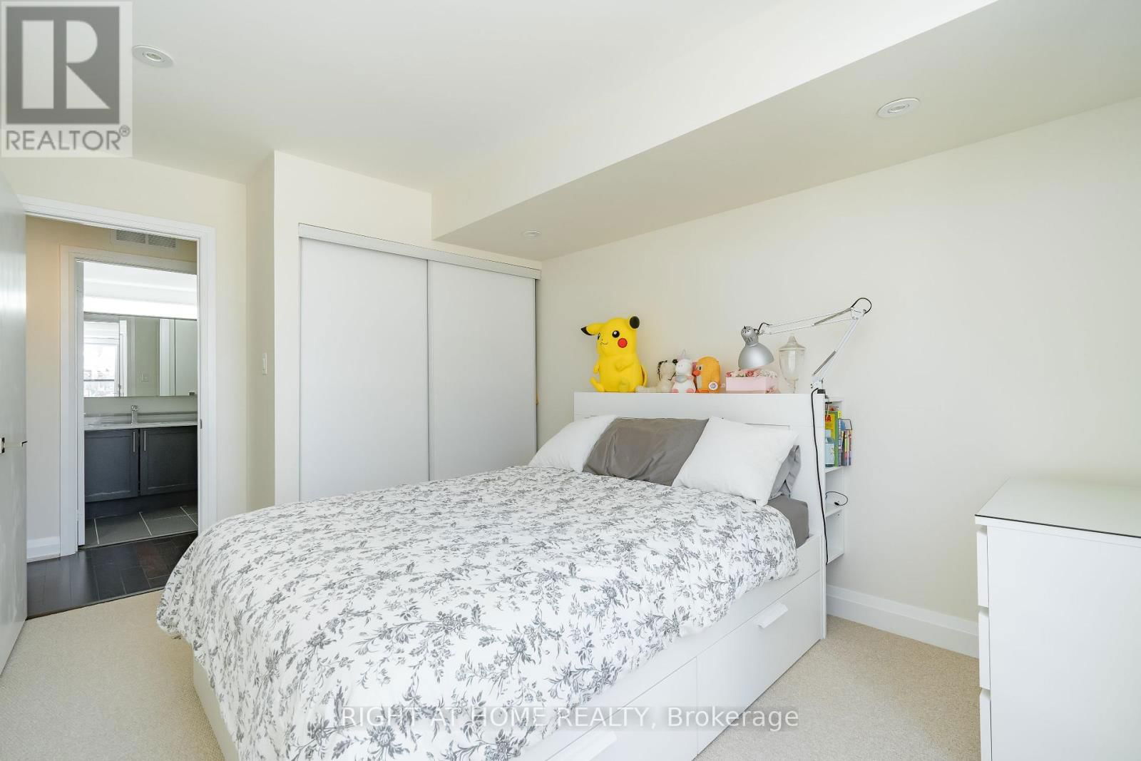 5 - 4030 PARKSIDE VILLAGE DRIVE Image 21