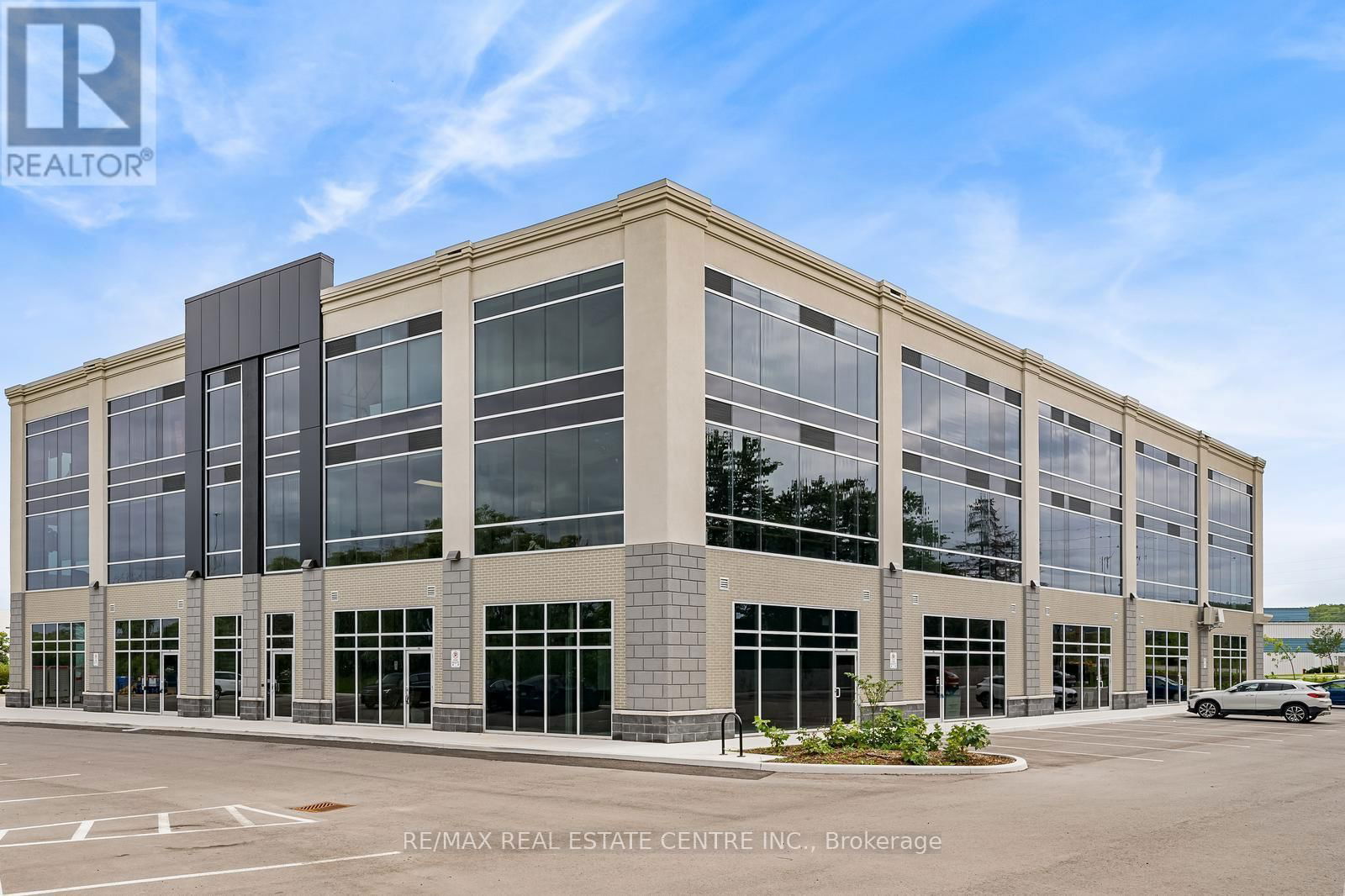 205 - 1670 NORTH SERVICE ROAD Image 3