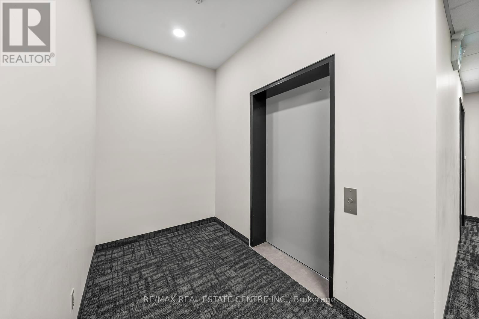 205 - 1670 NORTH SERVICE ROAD Image 6